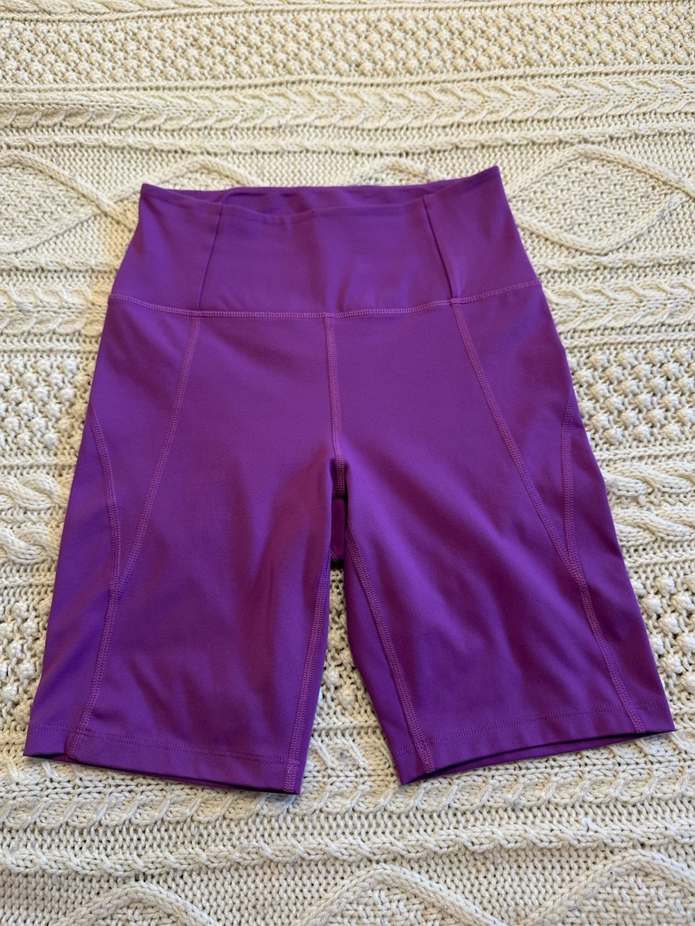 girlfriend collective - High-Rise
Bike Short - Color Wildflower - Small
